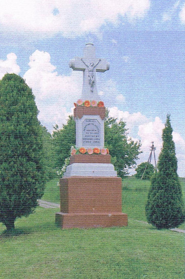 Pomnik pamięci parafian poległych w bojach o wolność ojczyzny z 1925 r.