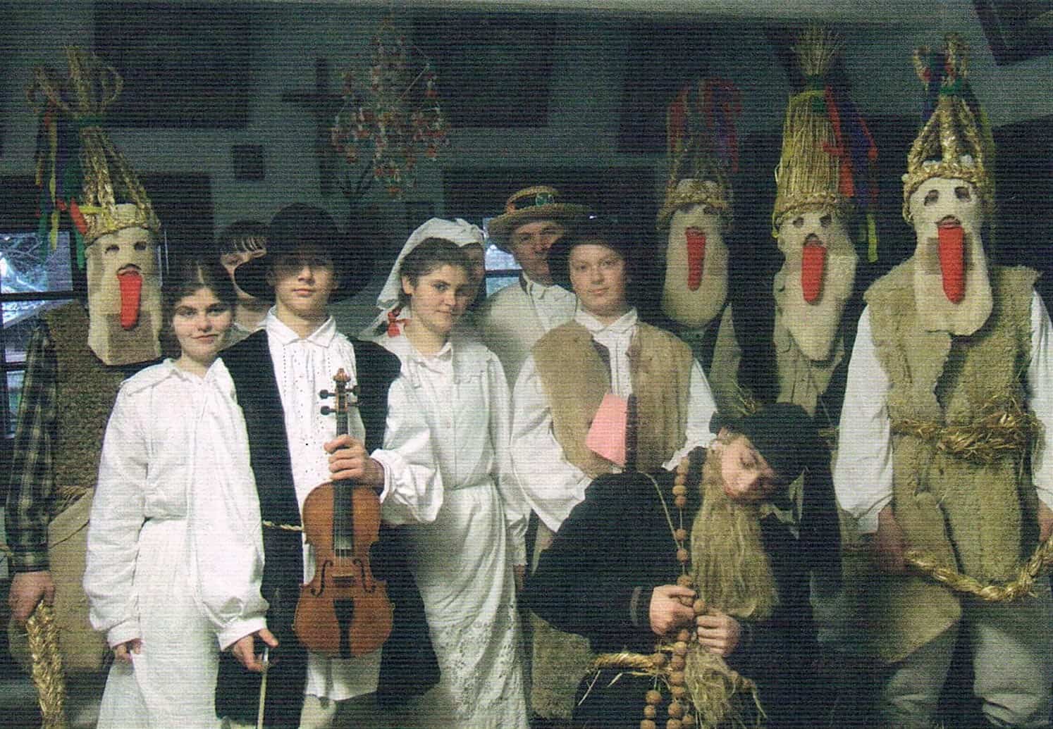 Zespół Folklorystyczny „Folusz” z Giedlarowej w widowisku kolędniczym „Droby"