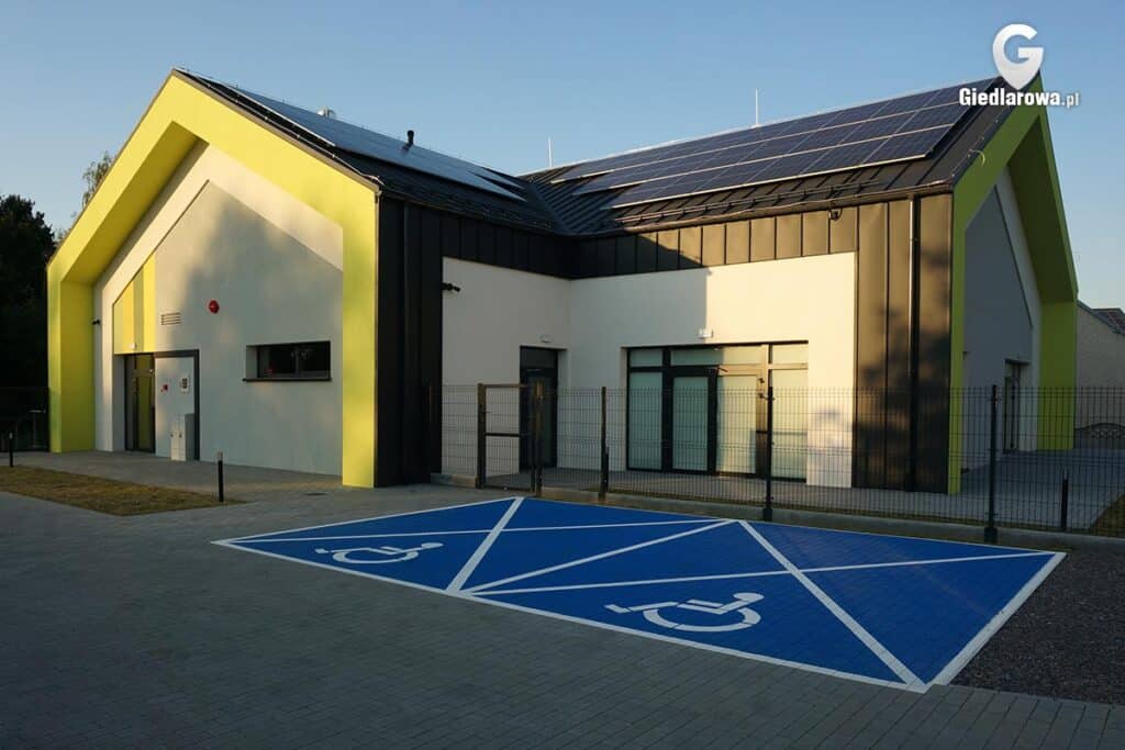 Nowoczesny żłobek w Giedlarowej z dostępem dla niepełnosprawnych dzieci.