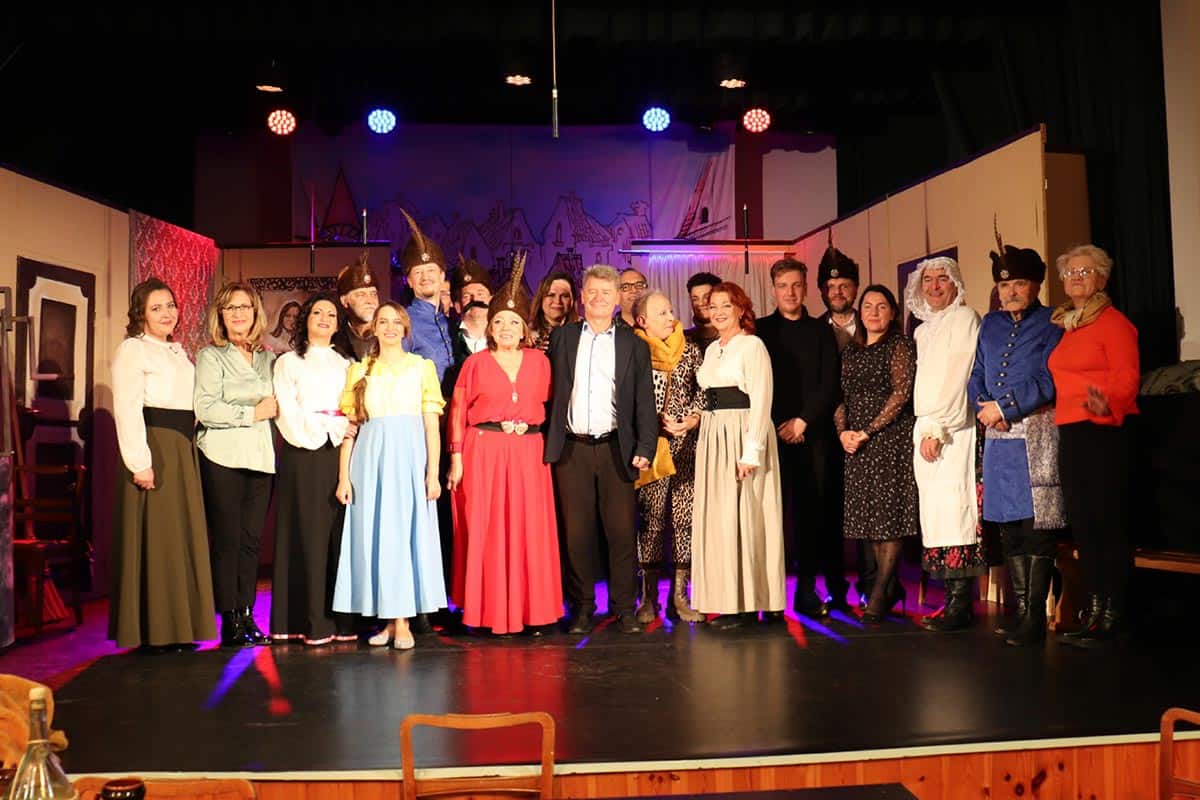 Jesienne Spotkania z Teatrem w Giedlarowej