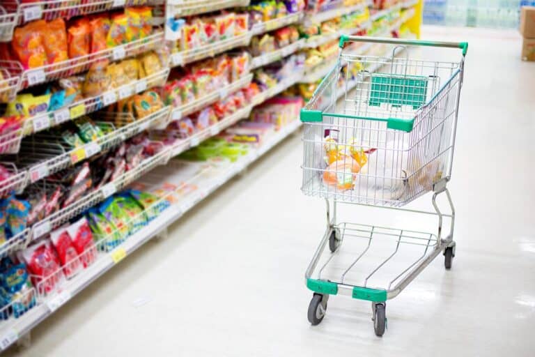 Delikatesy Centrum Giedlarowa - sklep spożywczy, codzienne zakupy i punkt odbioru przesyłek
